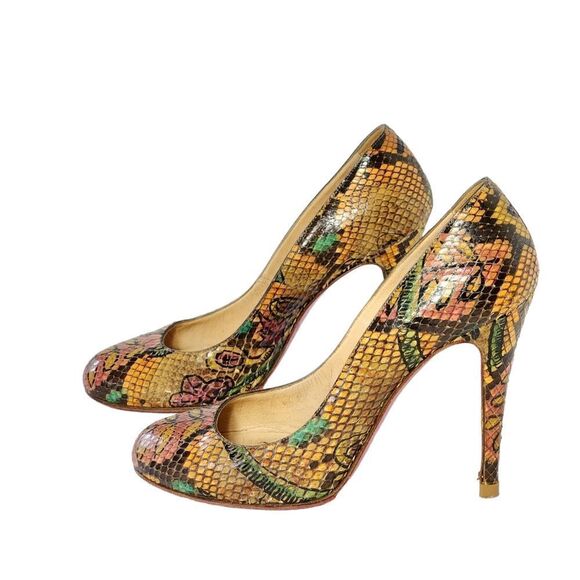 Christain Louboutin  - Picture 11 of 15